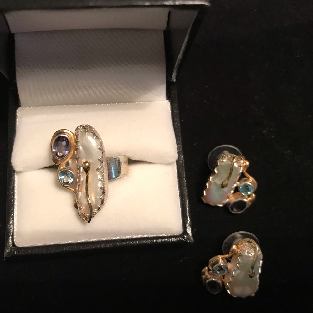 Silver pearl and gemstone ring and earrings  set